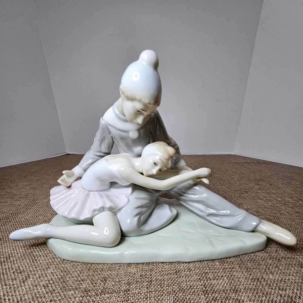Paul Sebastian Porcelain Figurine "The Ballerina" Closing Scene With Clown